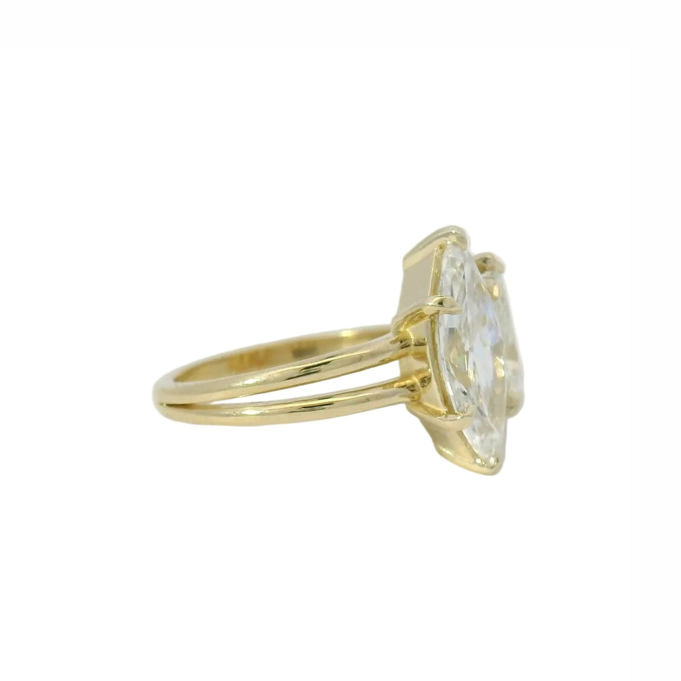 Yellow Gold Ring with Pear Cut Diamonds