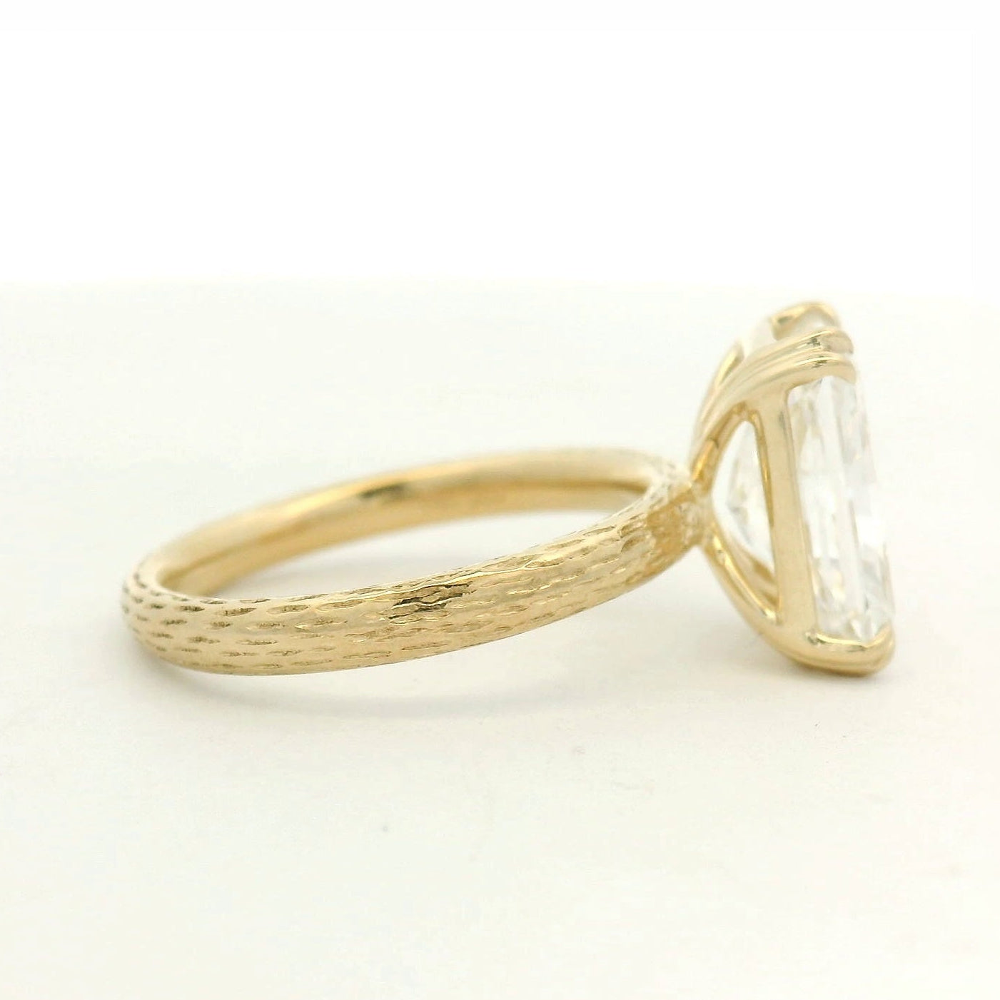 14KYG Radiant Cut Engagement Ring with Engraved Band