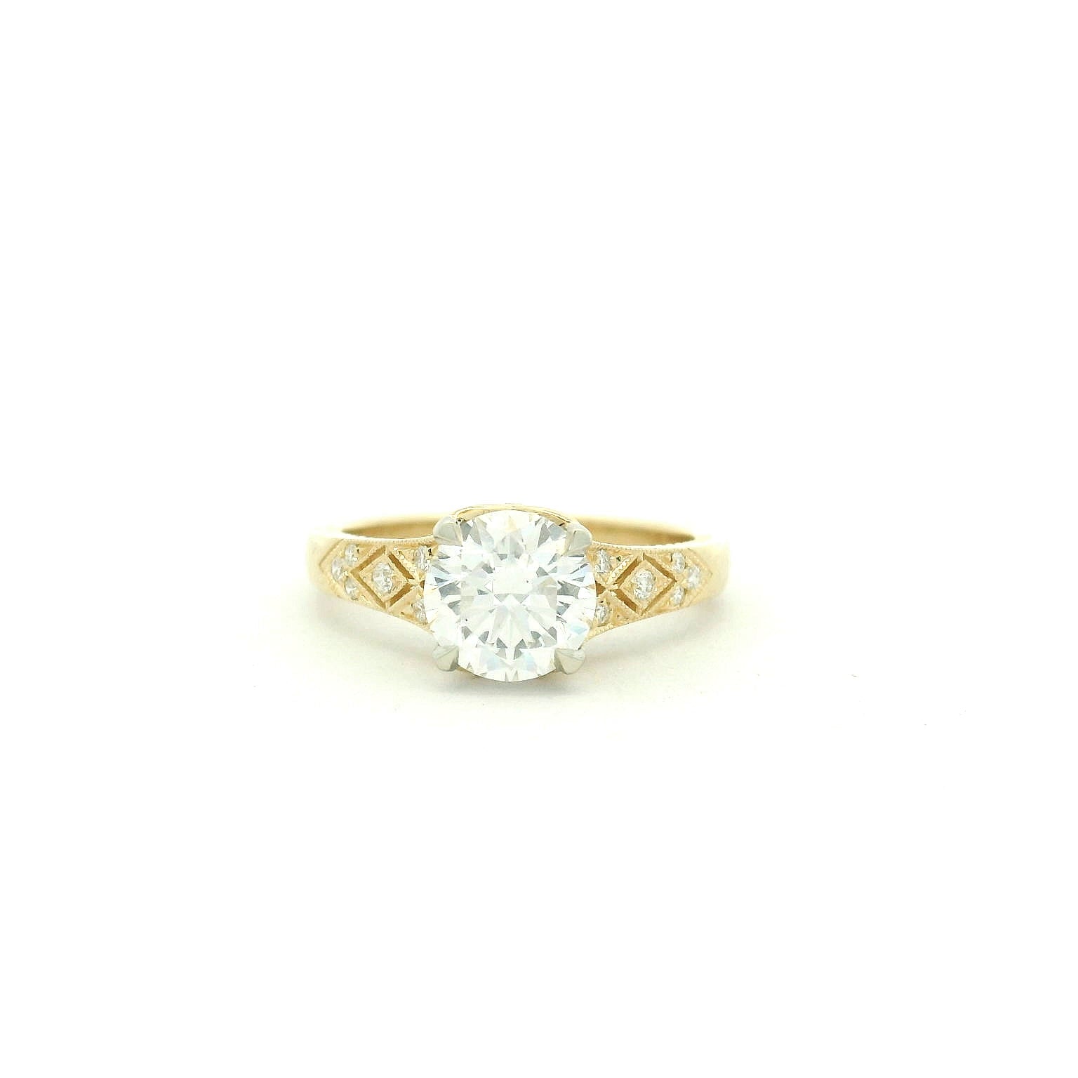 Elegant Gold Diamond Ring