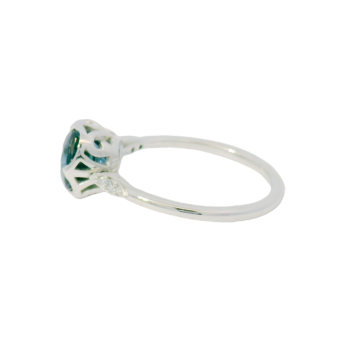 Elegant Floral Design Ring