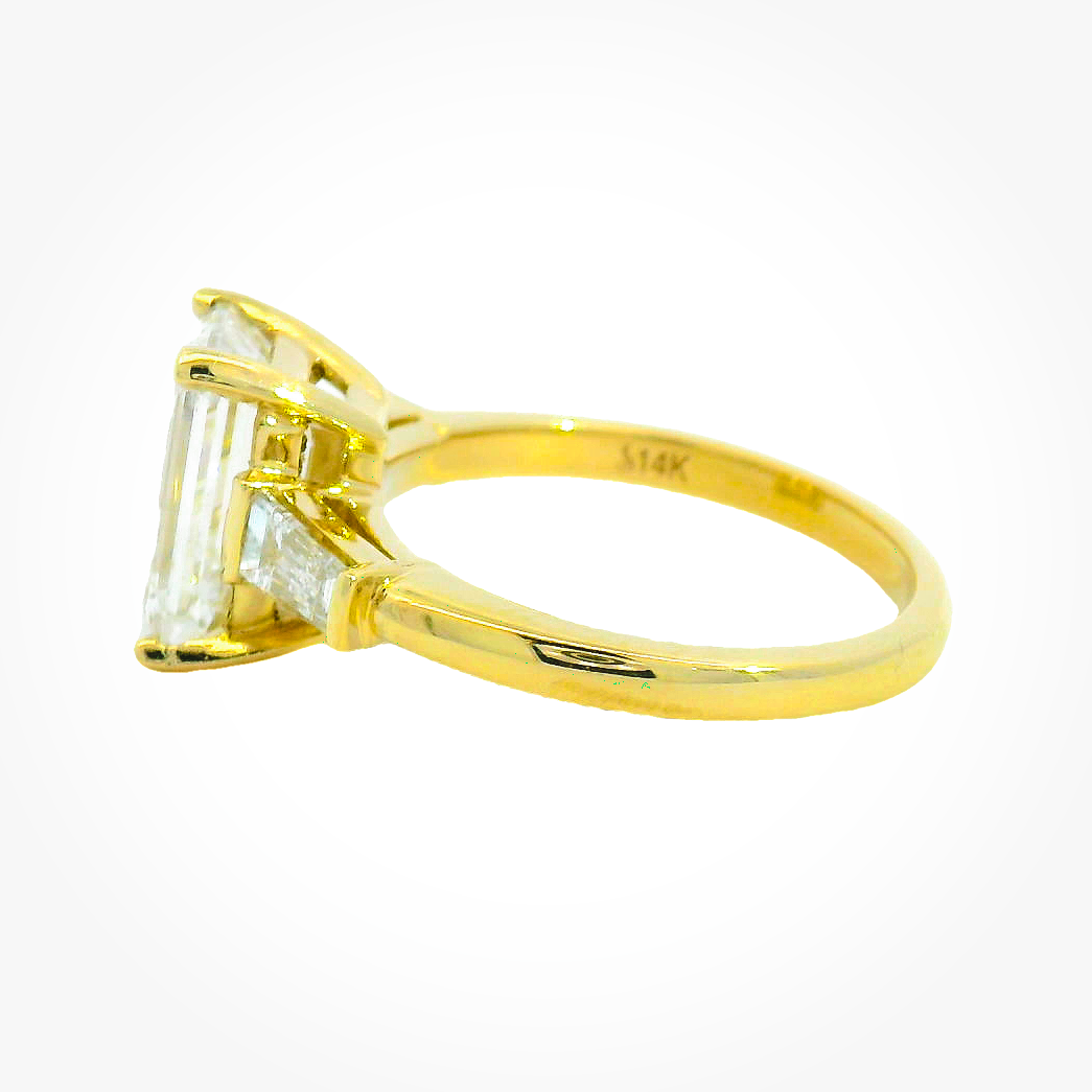 Elegant Emerald Cut Diamond Ring