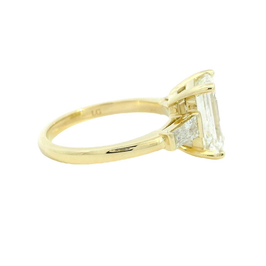 Elegant Emerald Cut Diamond Ring