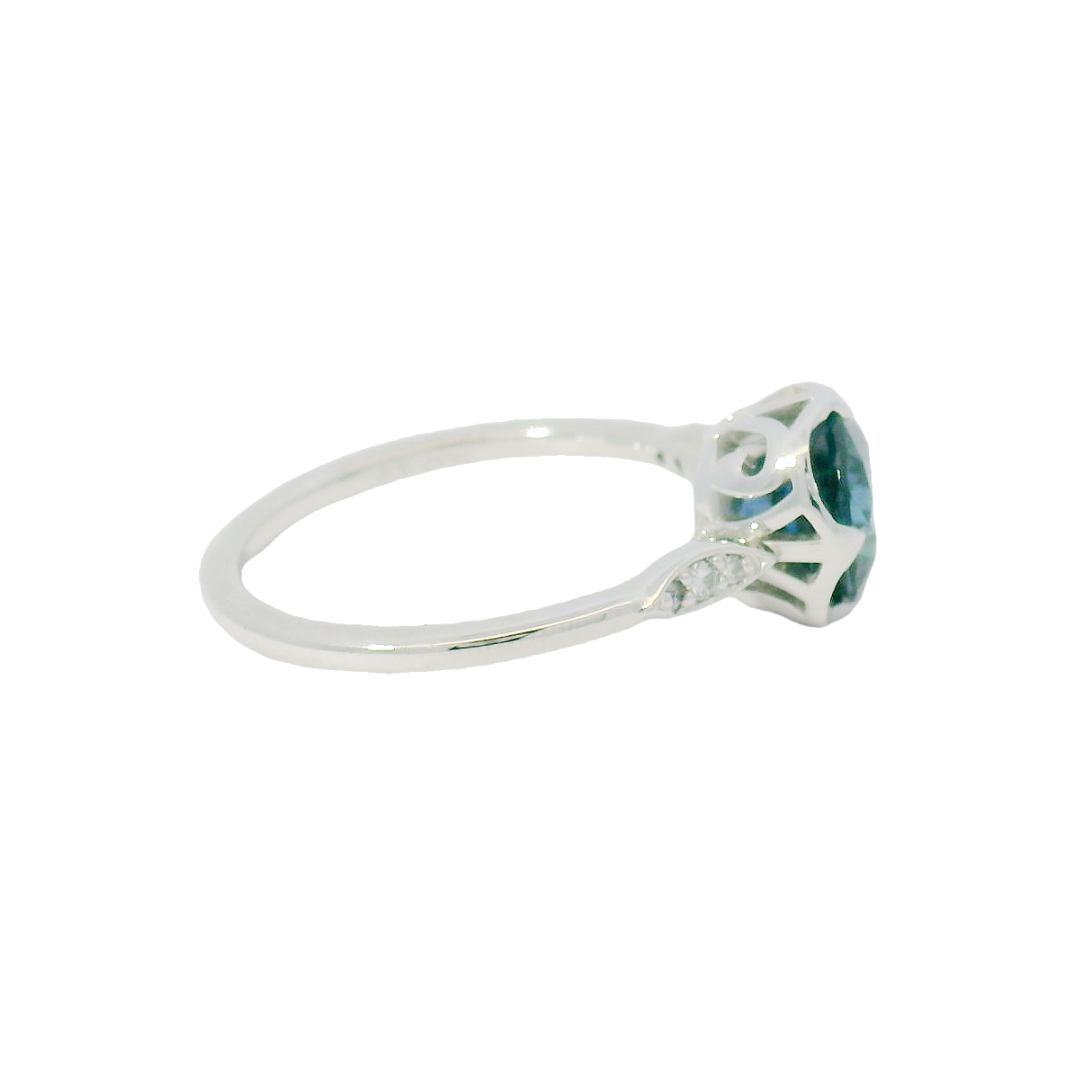 Elegant Floral Design Ring