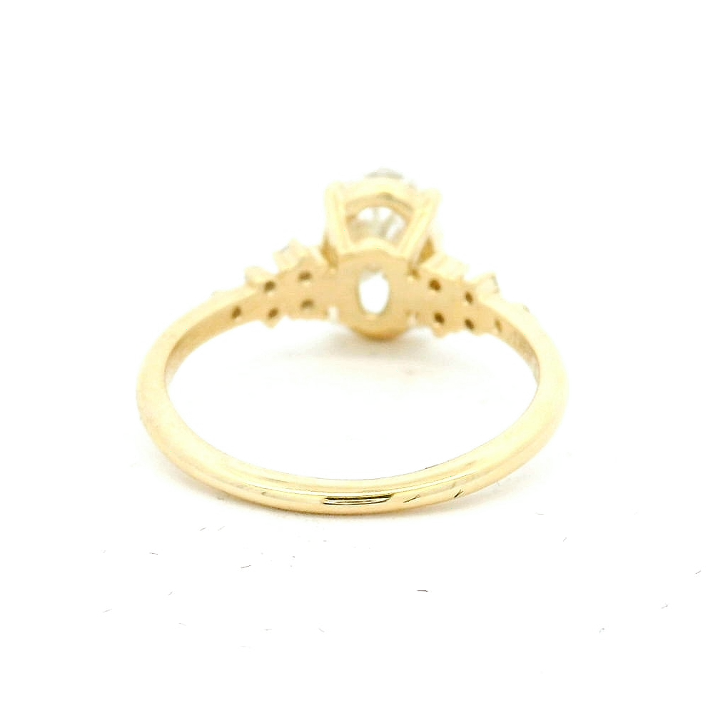 Elegant Oval Diamond Engagement Ring