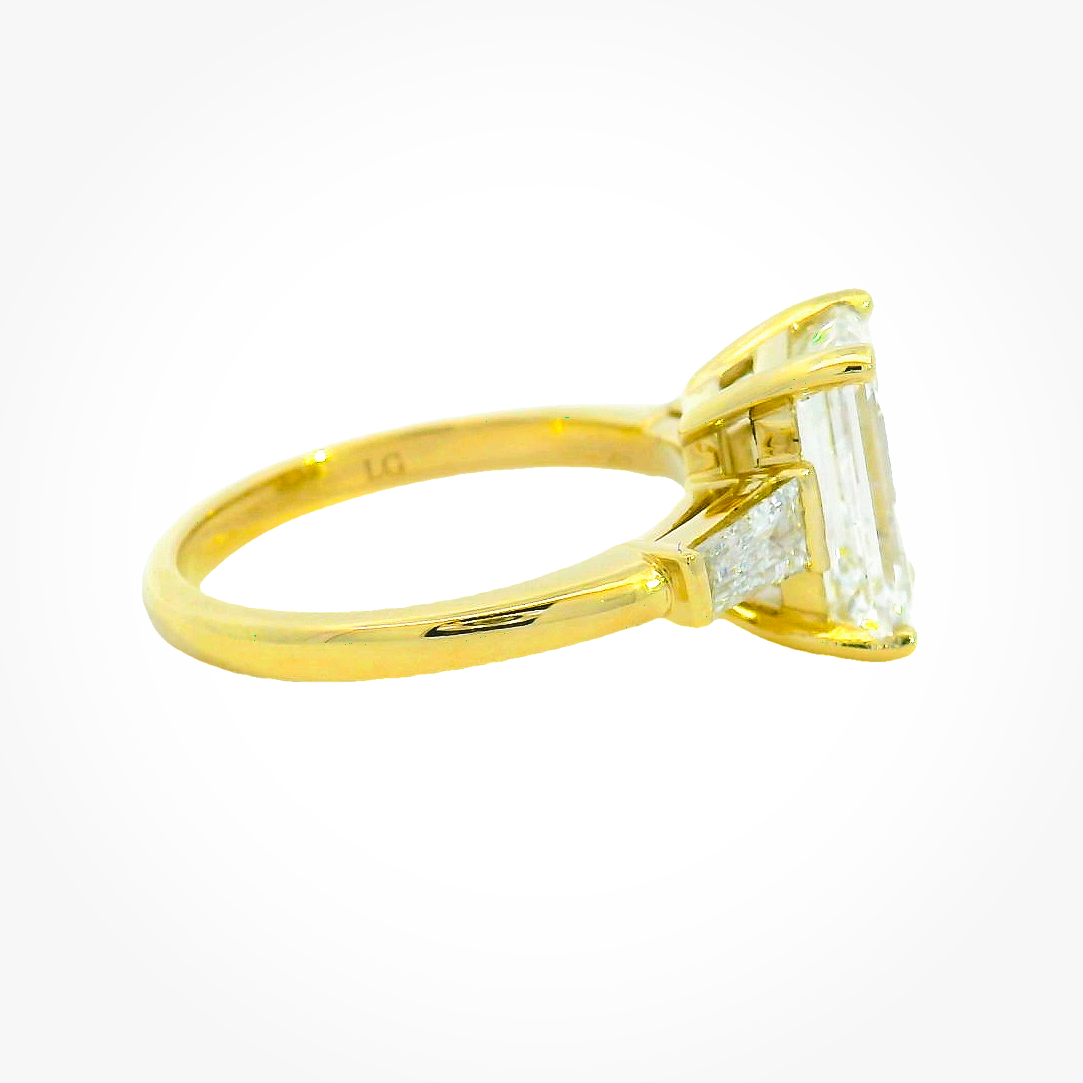 Elegant Emerald Cut Diamond Ring