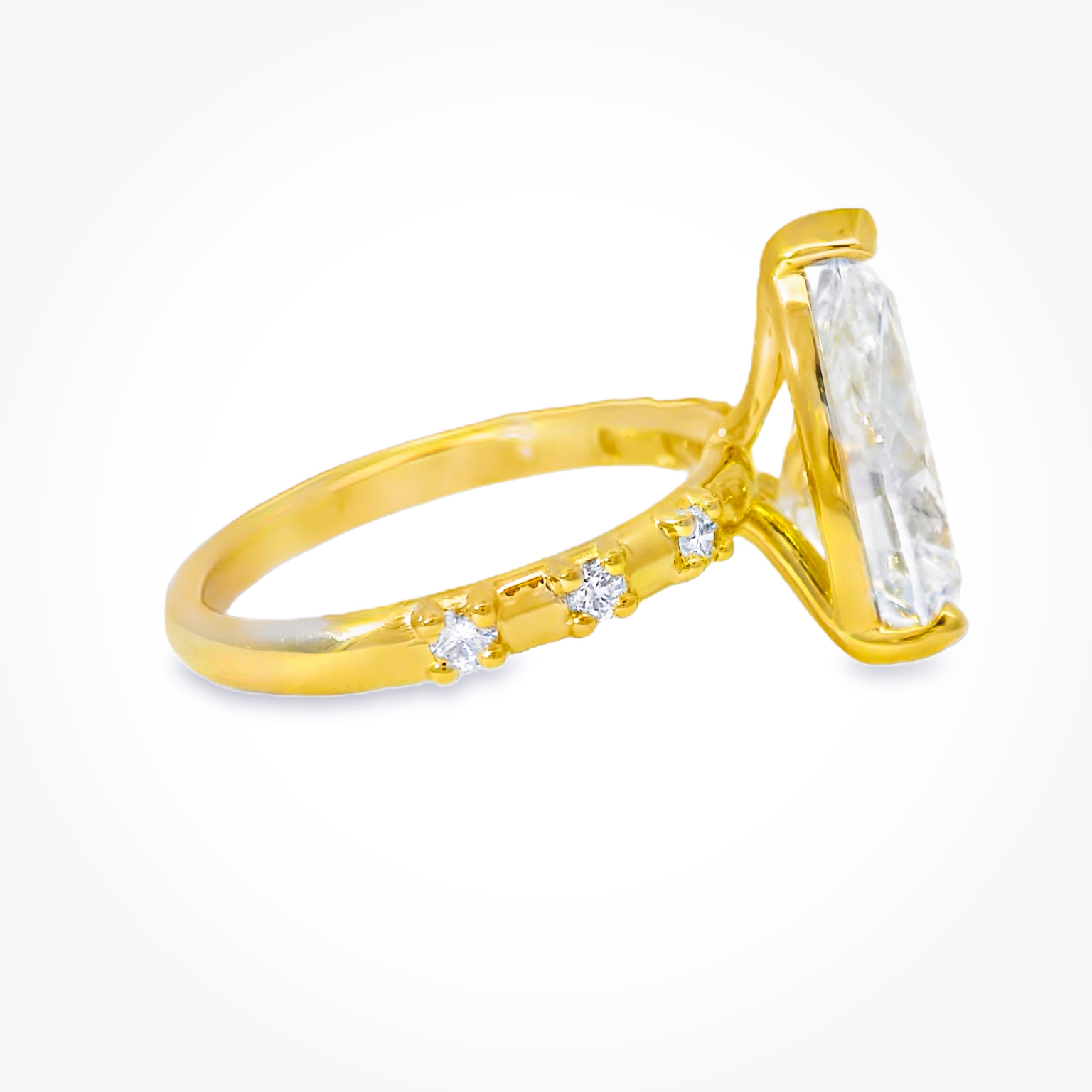 Yellow Gold Multistone Ring with Pear Cut Diamond