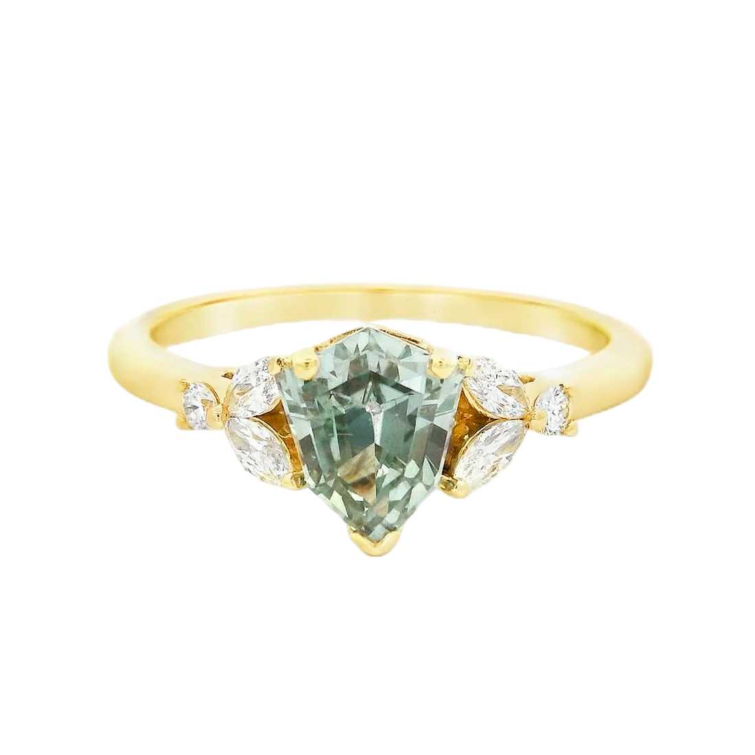 Elegant Aquamarine Ring