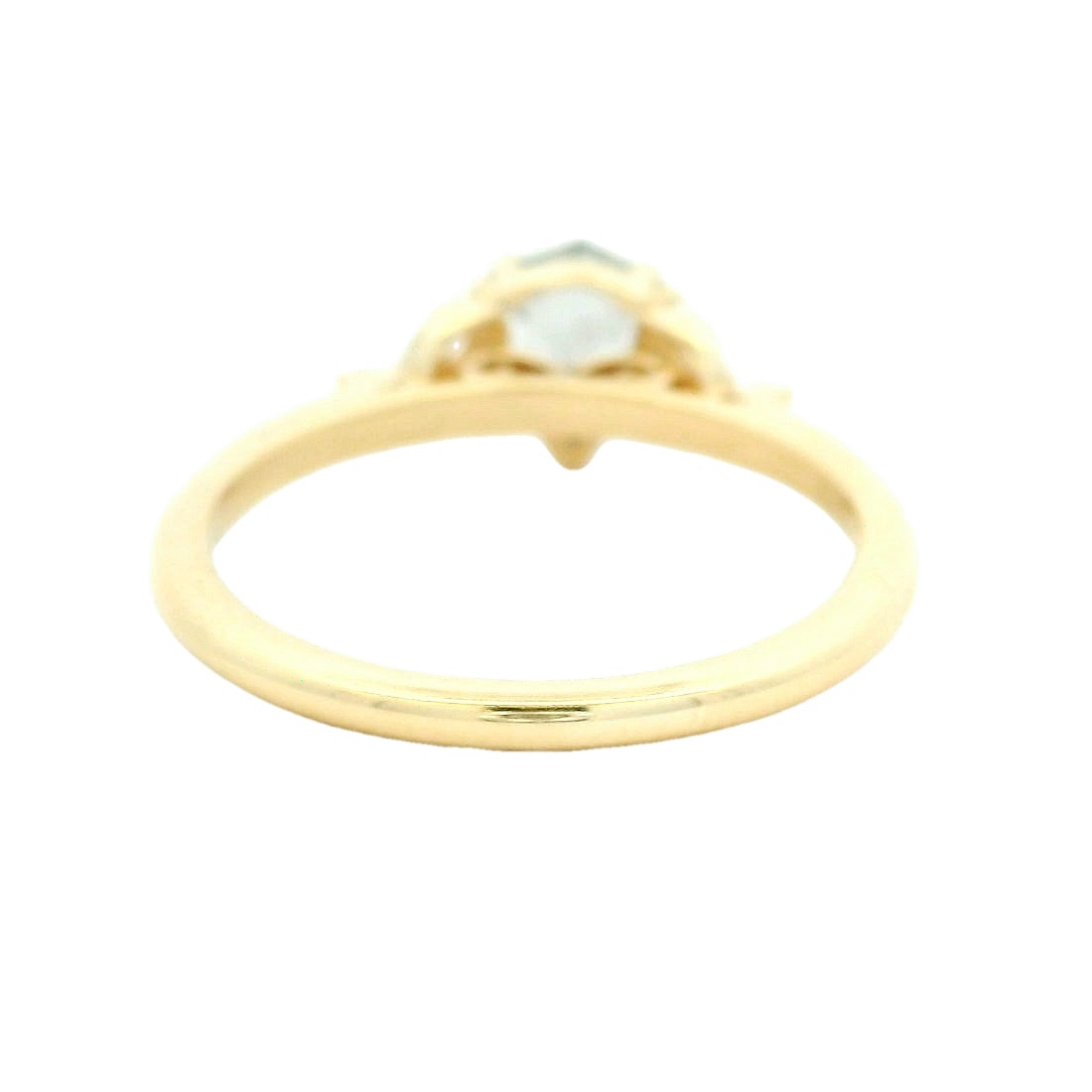 Elegant Aquamarine Ring