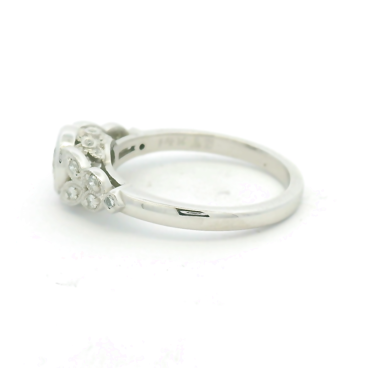Elegant Diamond Engagement Ring
