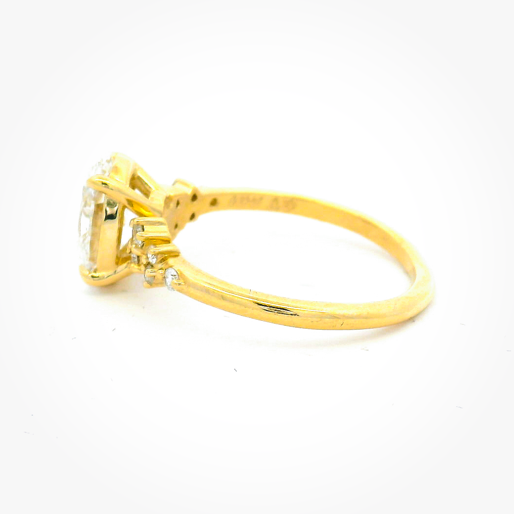 Elegant Oval Diamond Engagement Ring