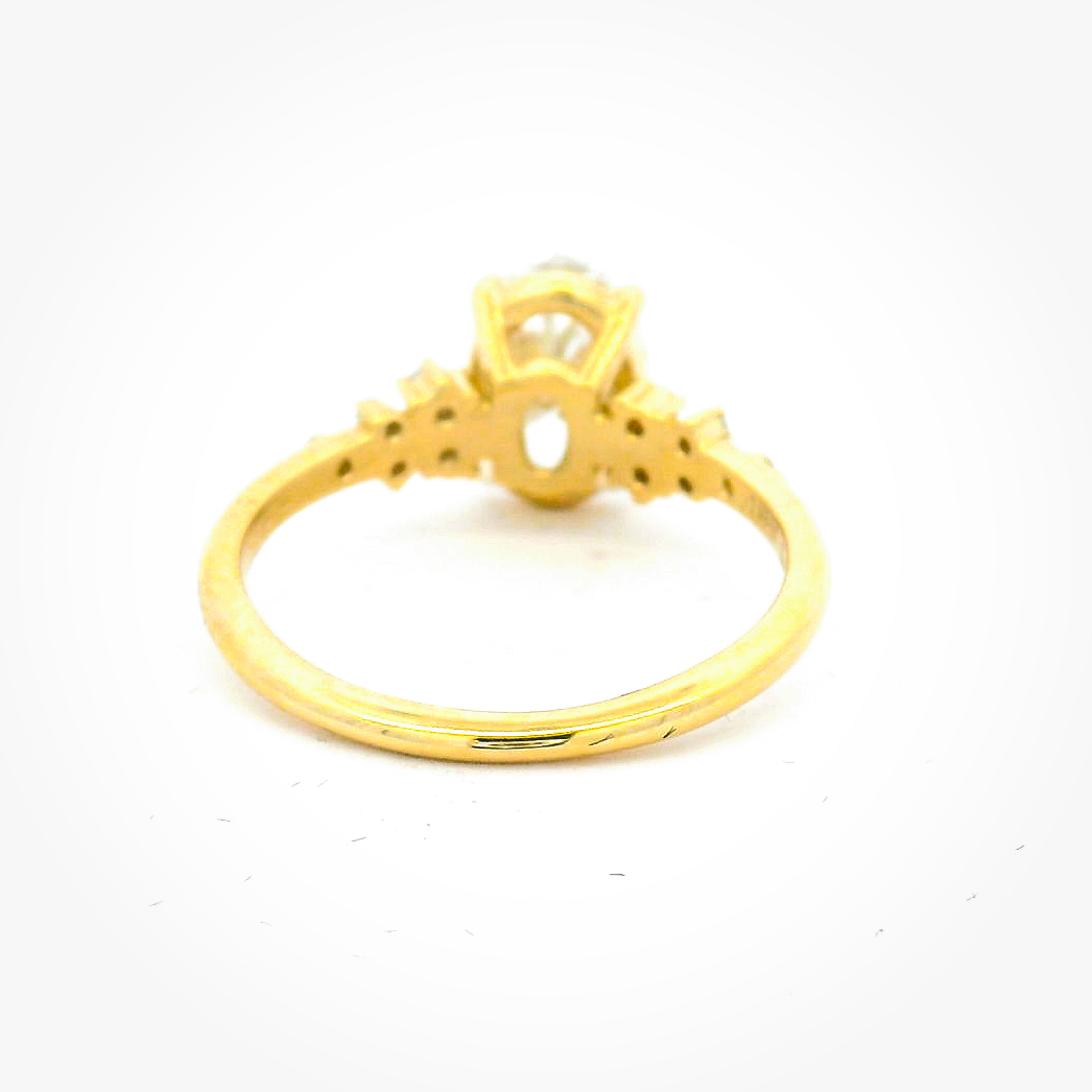 Elegant Oval Diamond Engagement Ring