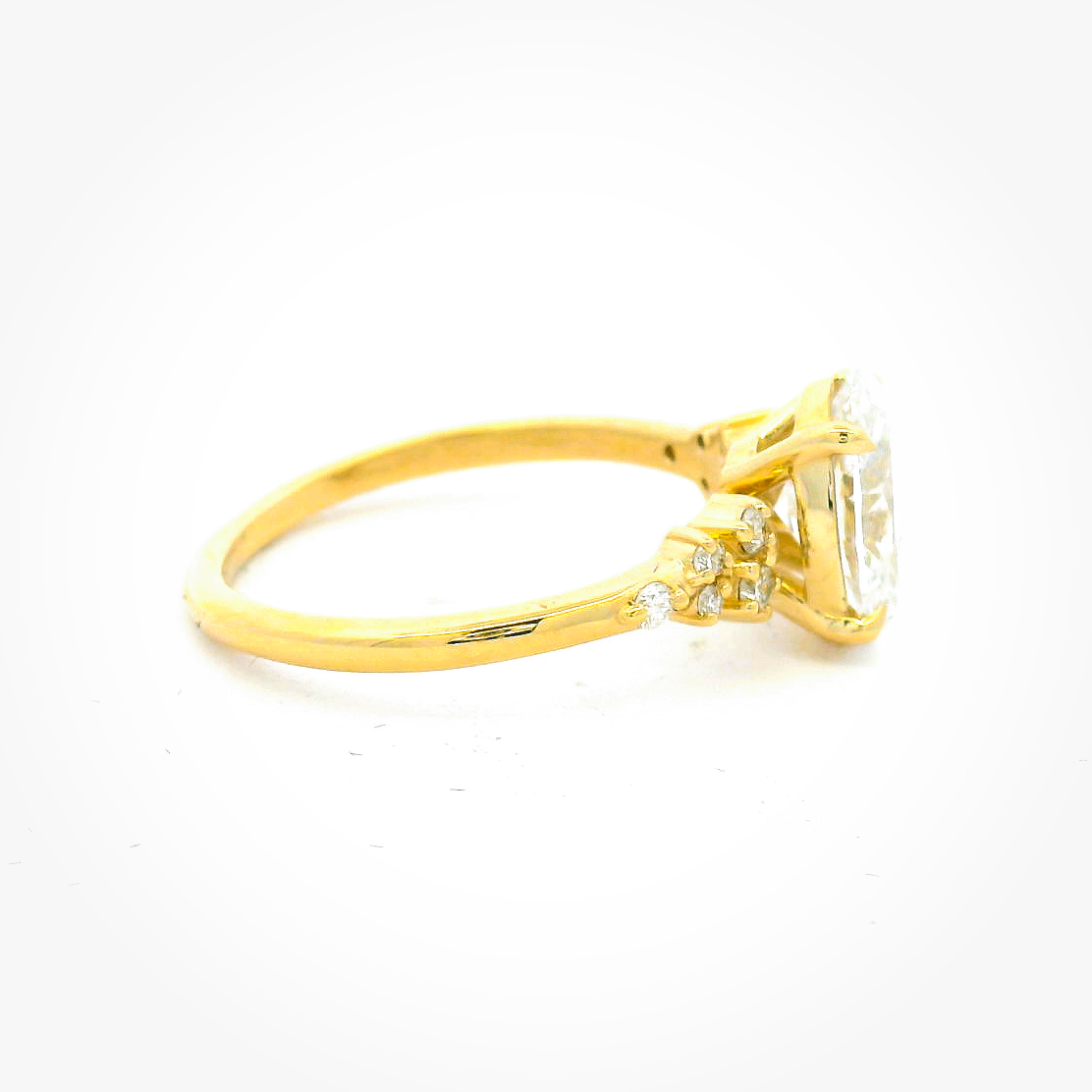 Elegant Oval Diamond Engagement Ring