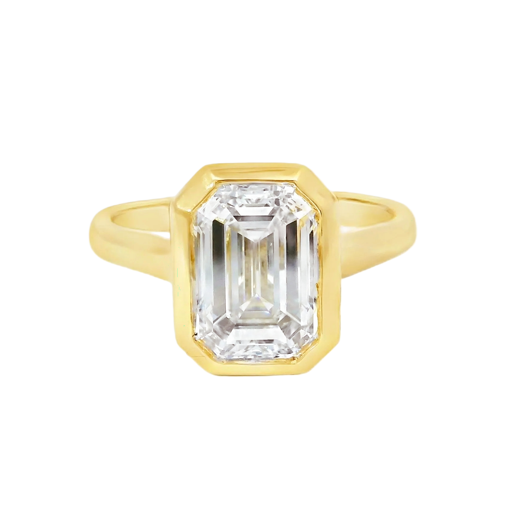 Oval-Cut Diamond Solitaire Ring in Yellow Gold