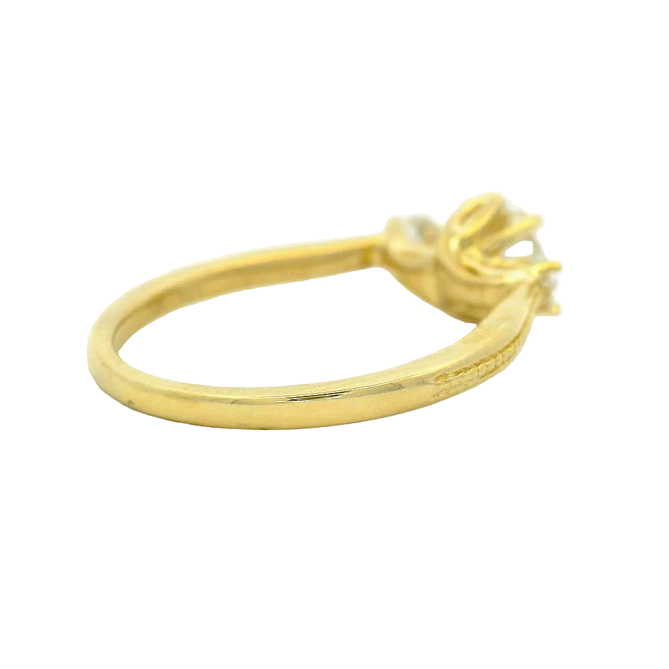 Elegant Three-Stone Diamond Ring