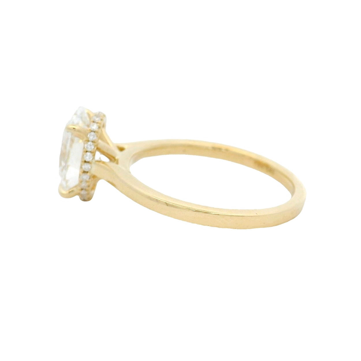 Elegant Oval Diamond Ring
