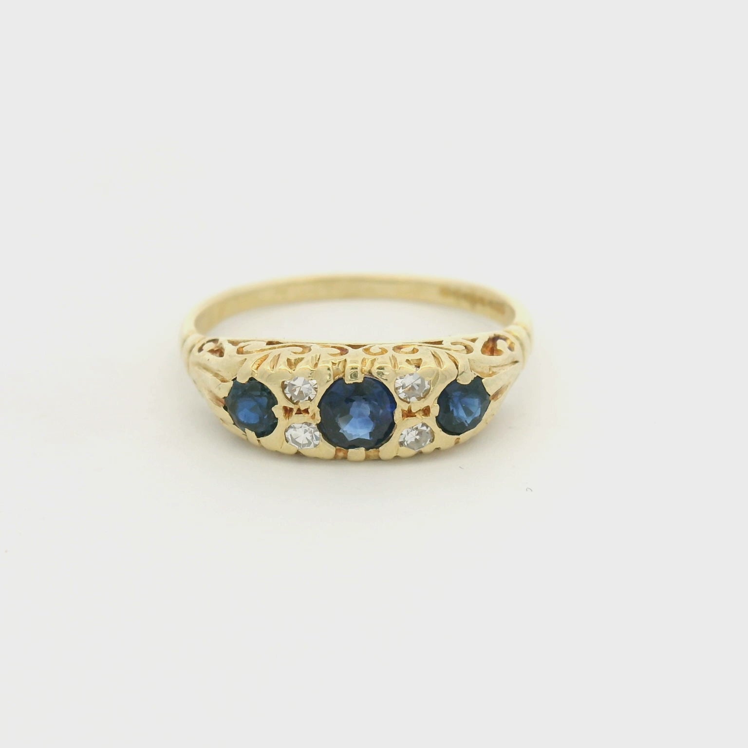 18K Yellow Gold Diamond and Sapphire Ring