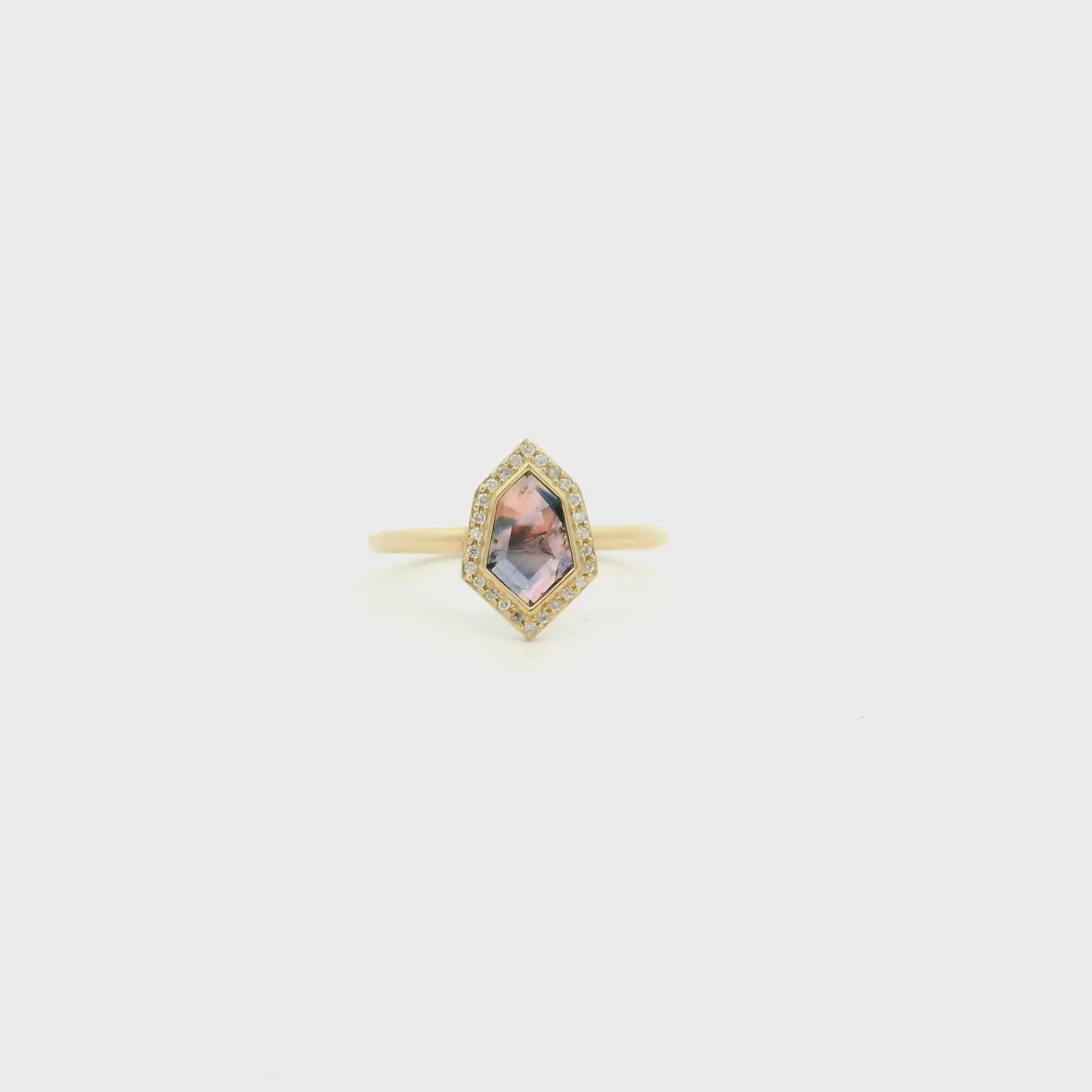 Vintage 14KYG Pink Sapphire Fashion Ring