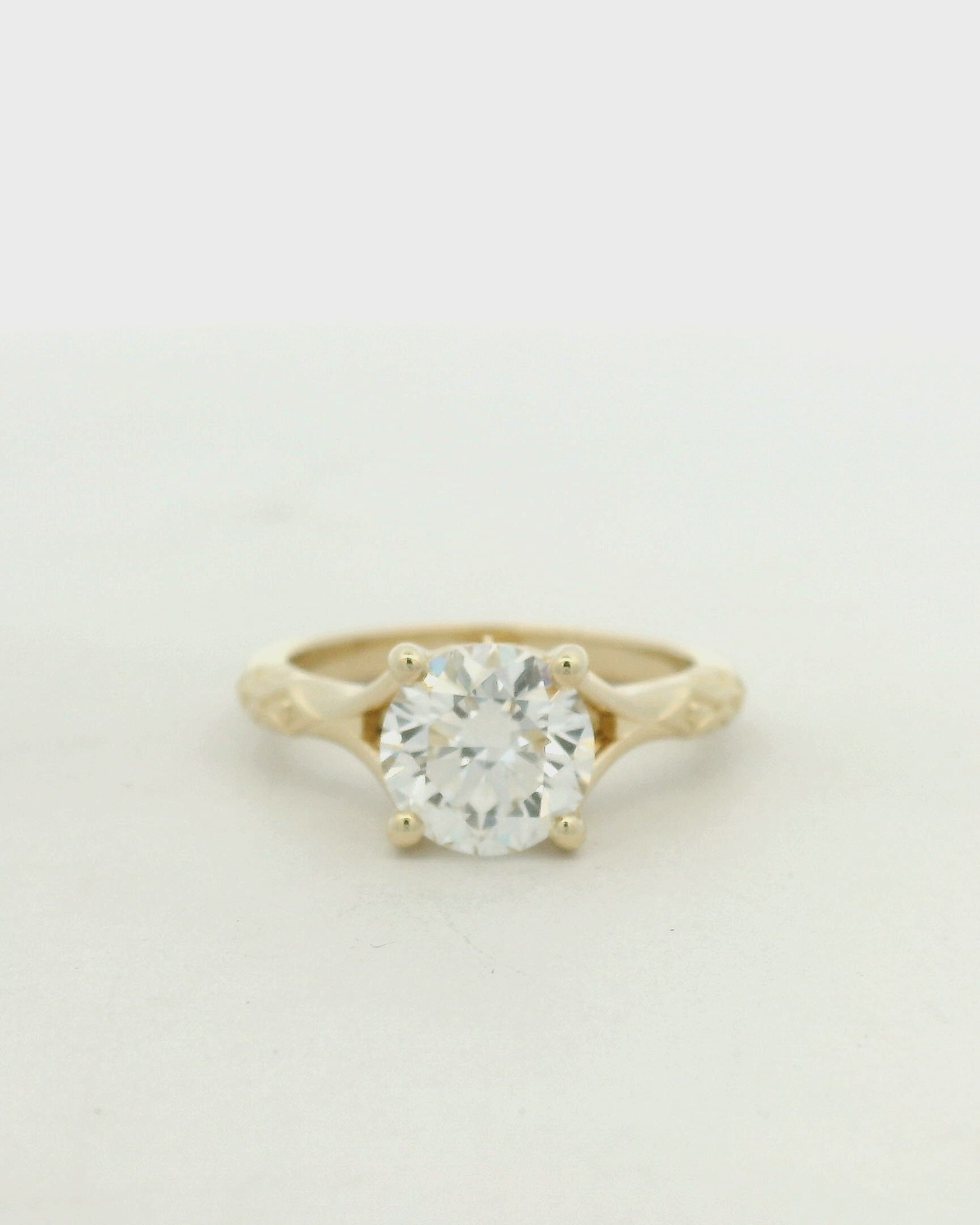 14k solitaire vintage style band Round 1.5 ct dia prong set