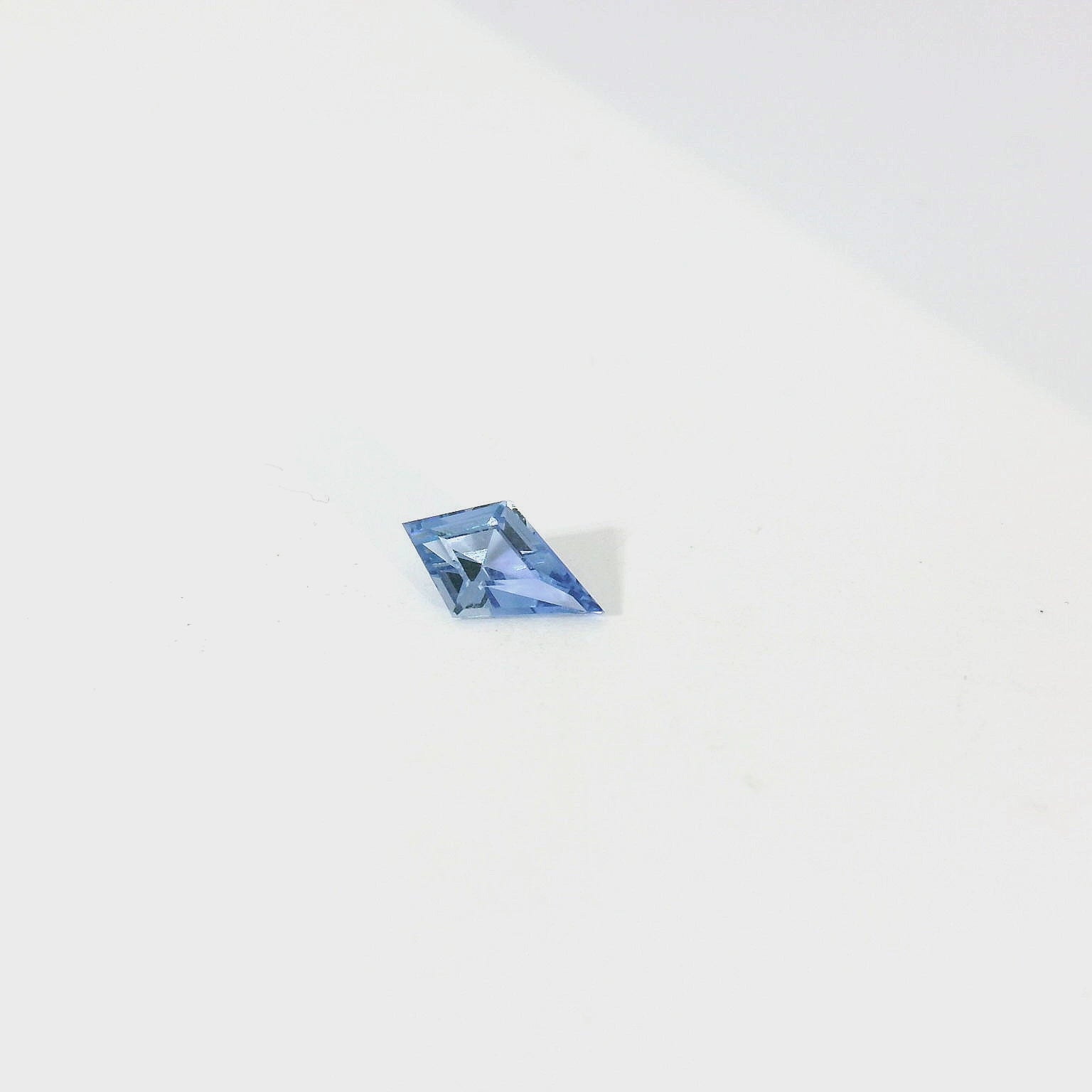 blue kite shape sapphire