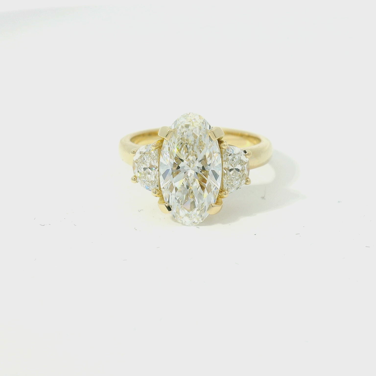 Elegant Gold Diamond Engagement Ring