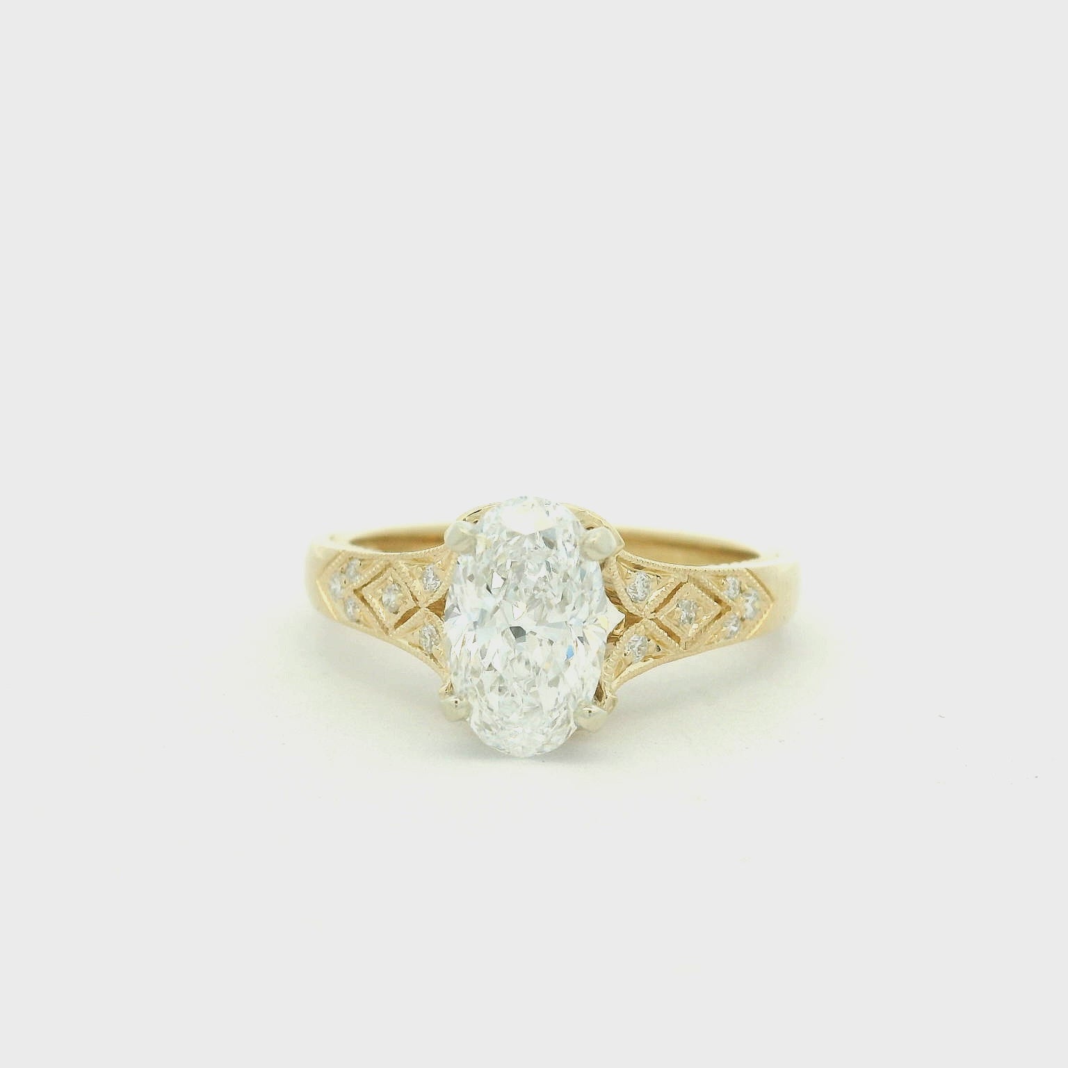 Elegant Gold Diamond Ring