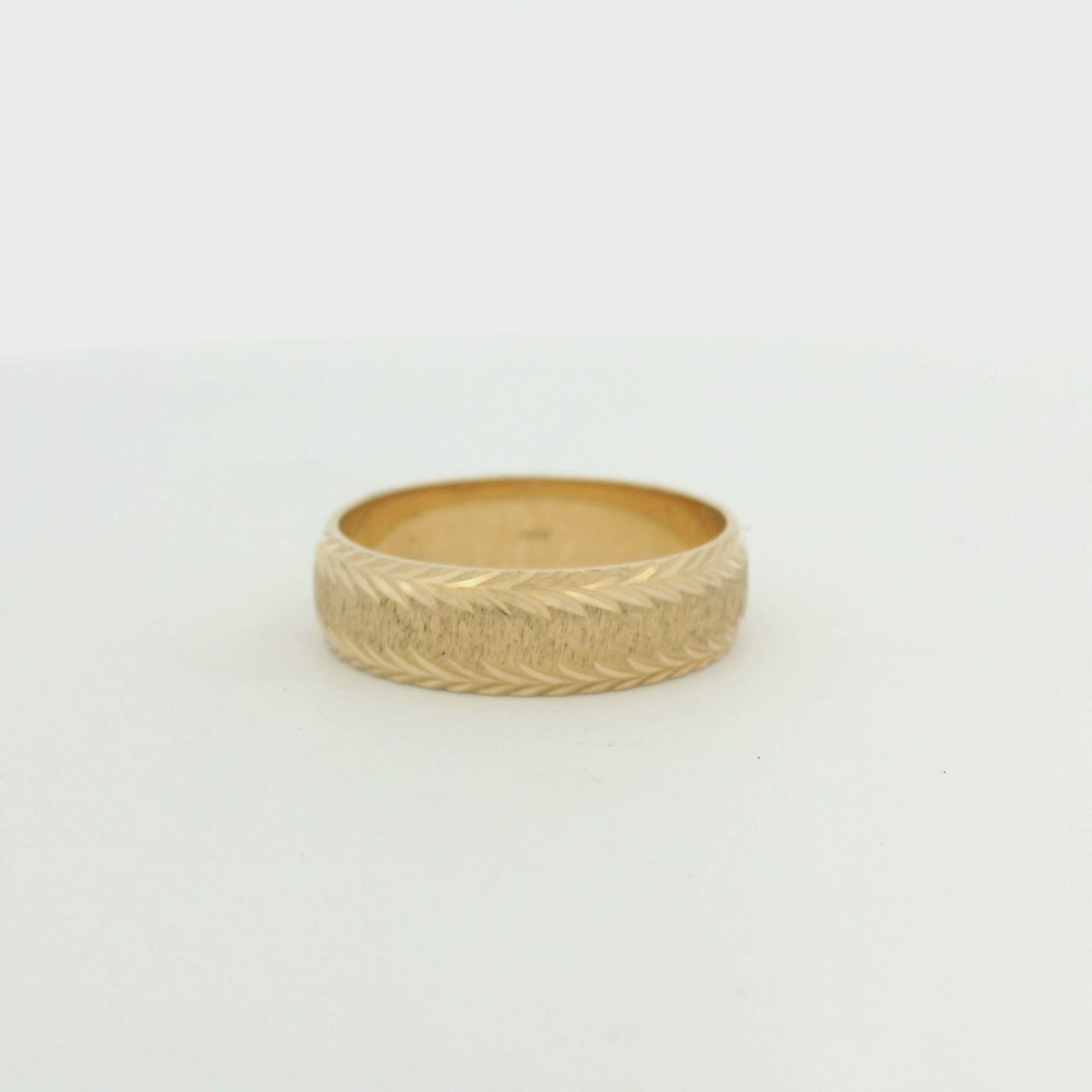 14K Yellow Gold Textured Wedding Band Size 9.5 MM: 6