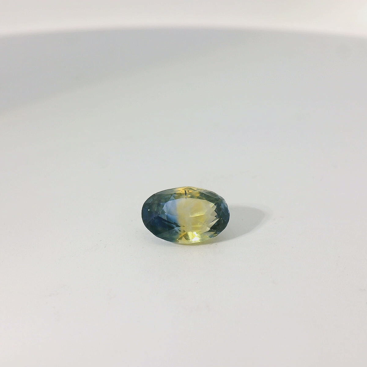 Bi-Color sapphire