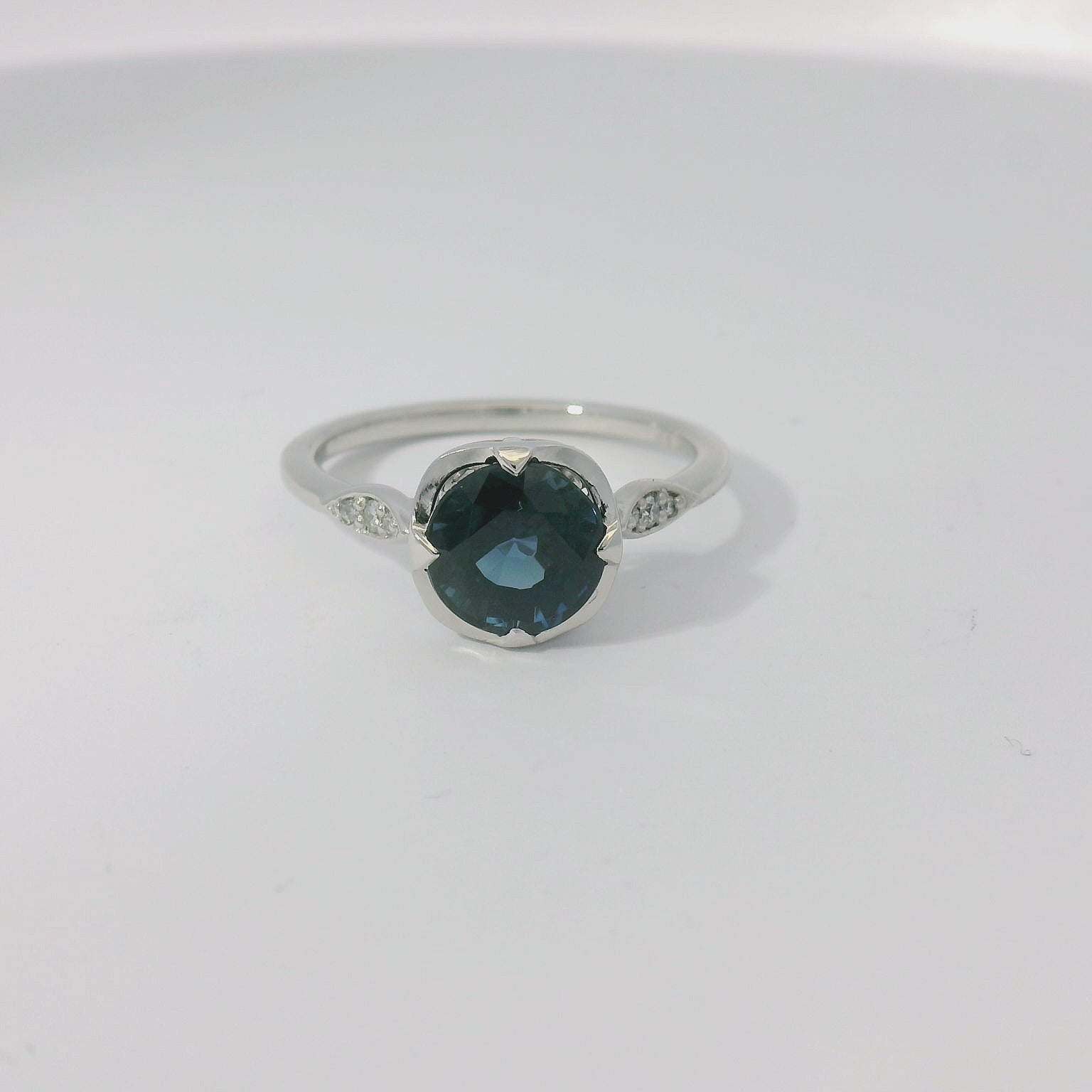 Elegant Floral Design Ring