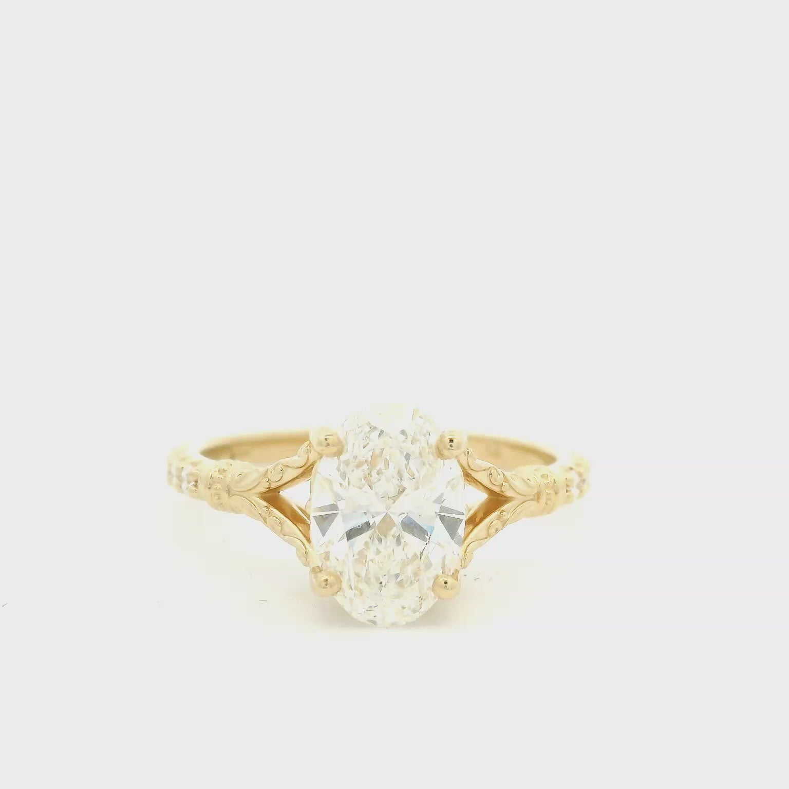 Elegant Gold Diamond Ring