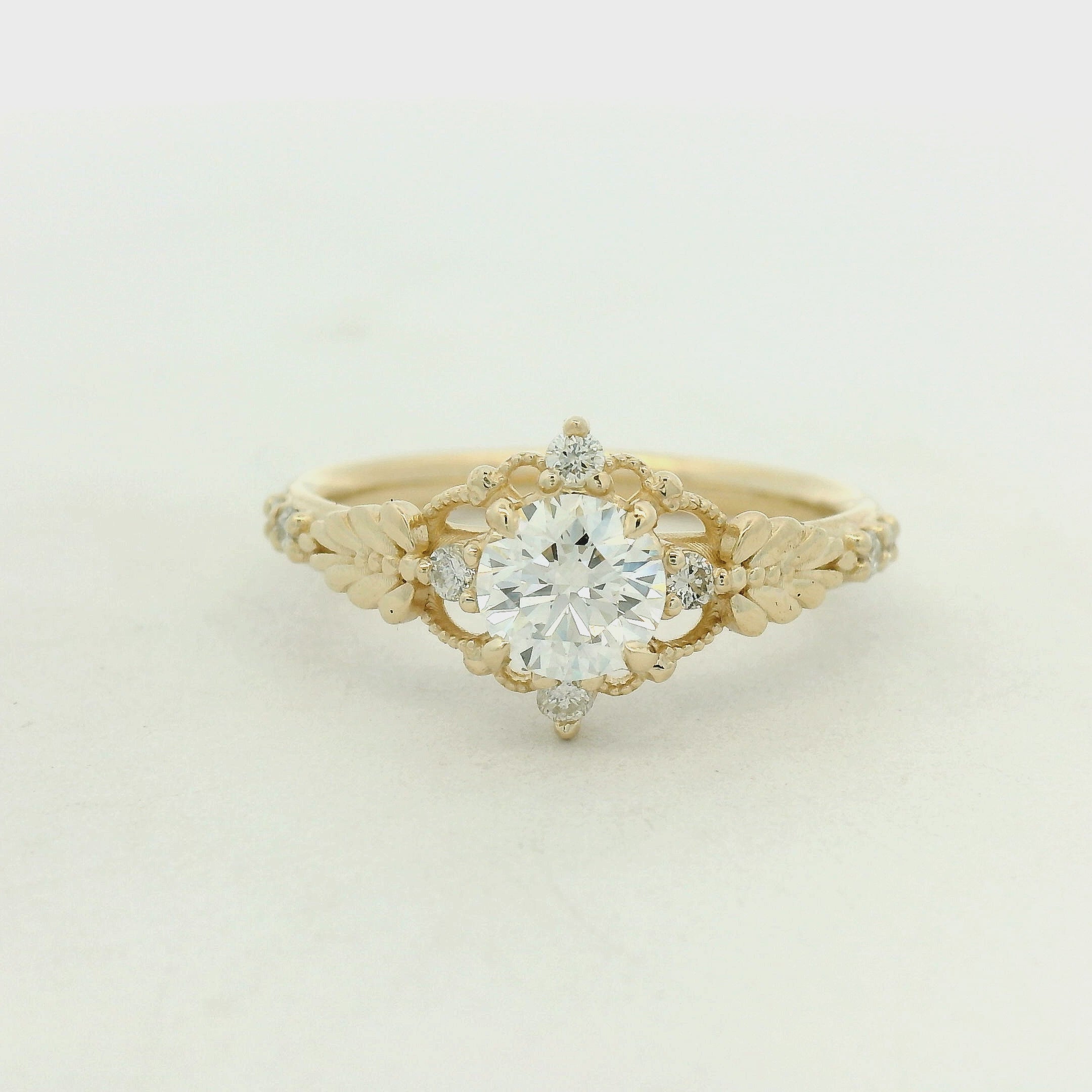 Vintage-Inspired Floral Diamond Ring in Yellow Gold