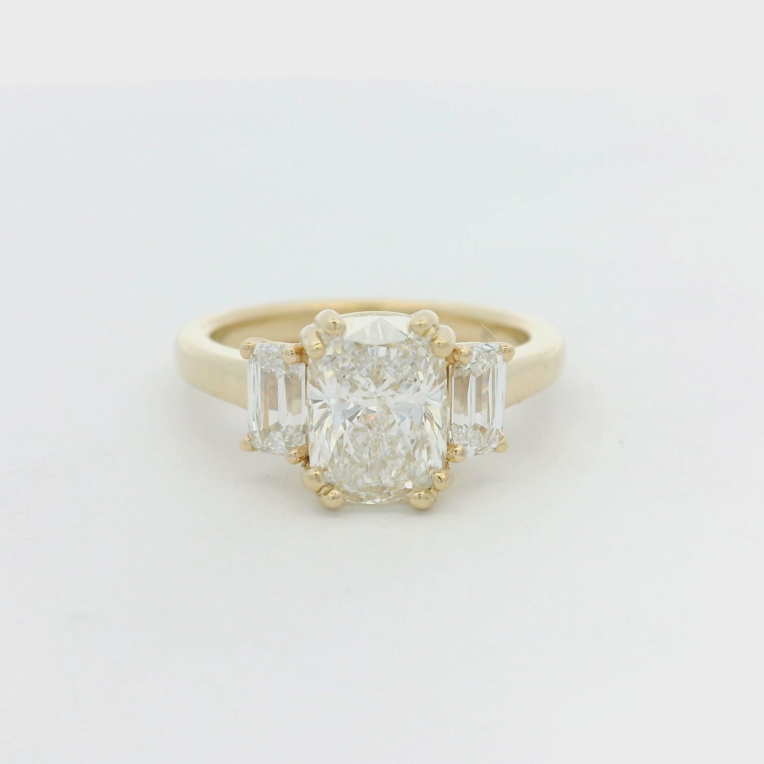 3 stone engagement ring