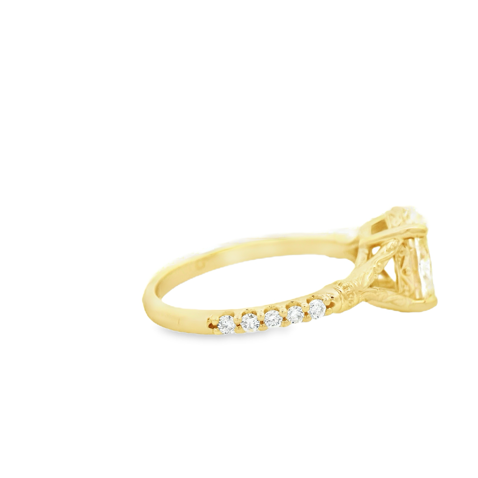 Elegant Gold Diamond Ring