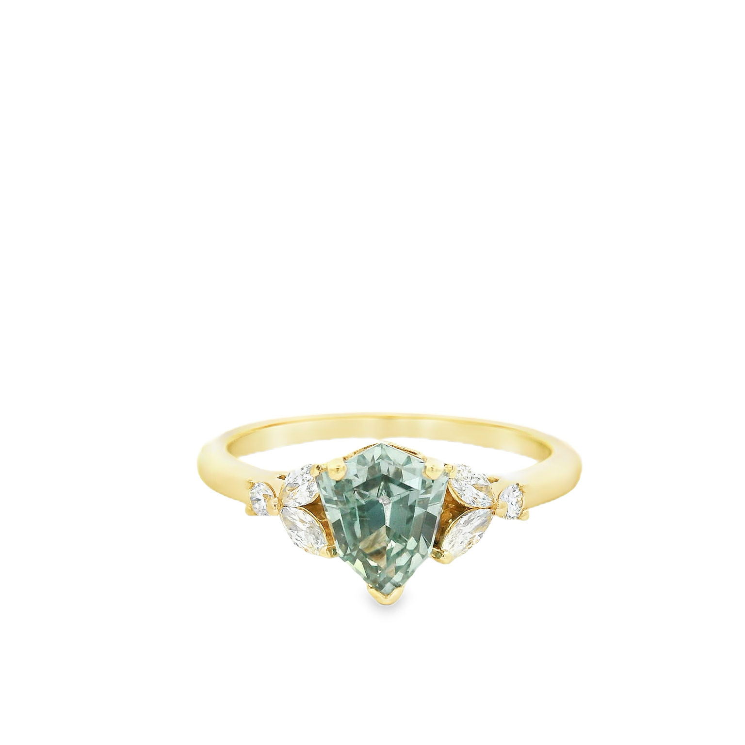 Elegant Aquamarine Ring